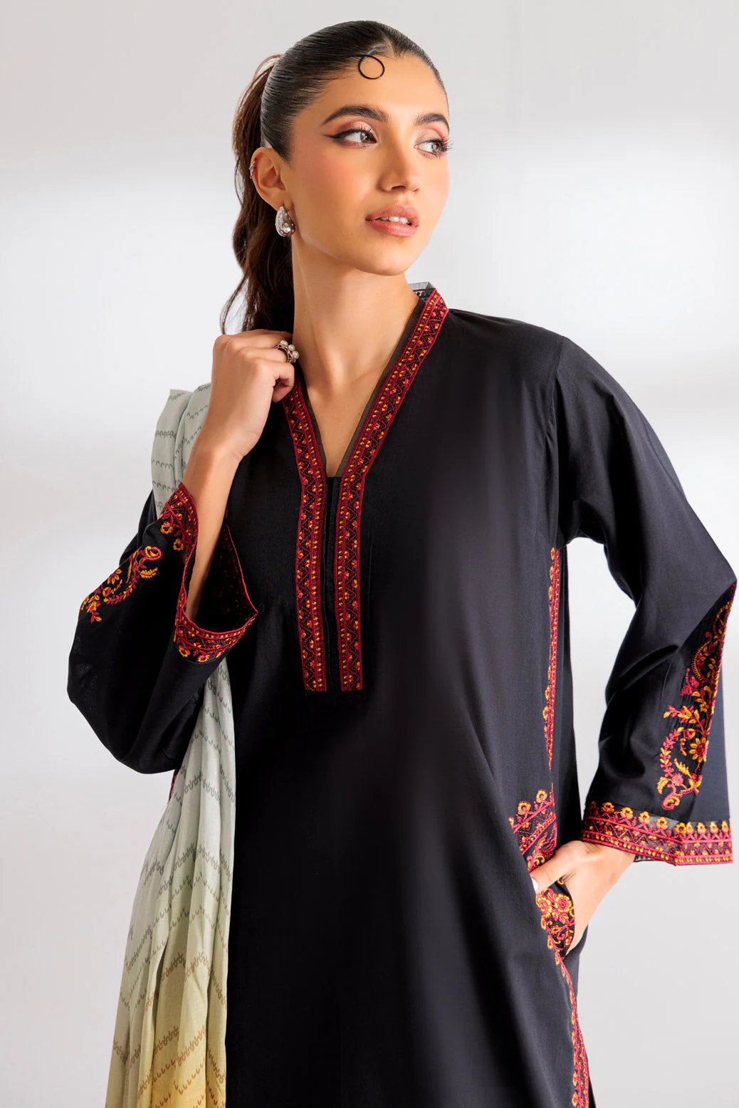 BLACK-CAMBRIC-3 PIECE (BS1243P09) - Image 3