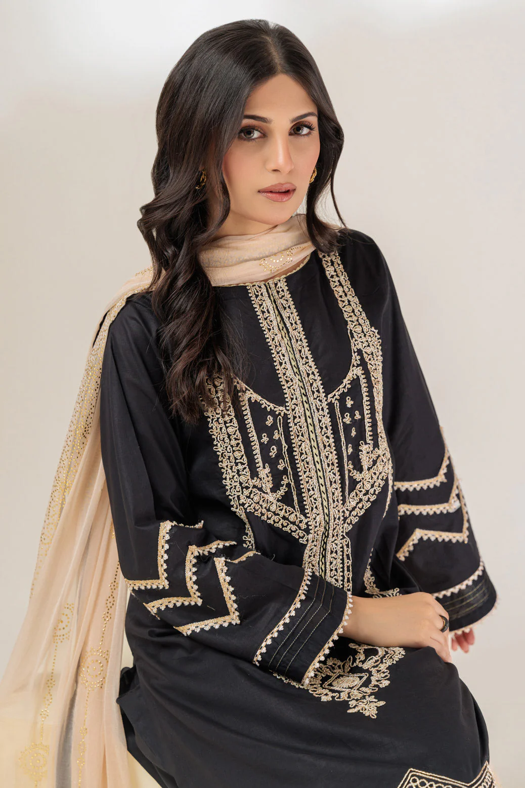 BLACK-CAMBRIC-3 PIECE (BSHS233P25) - Image 4
