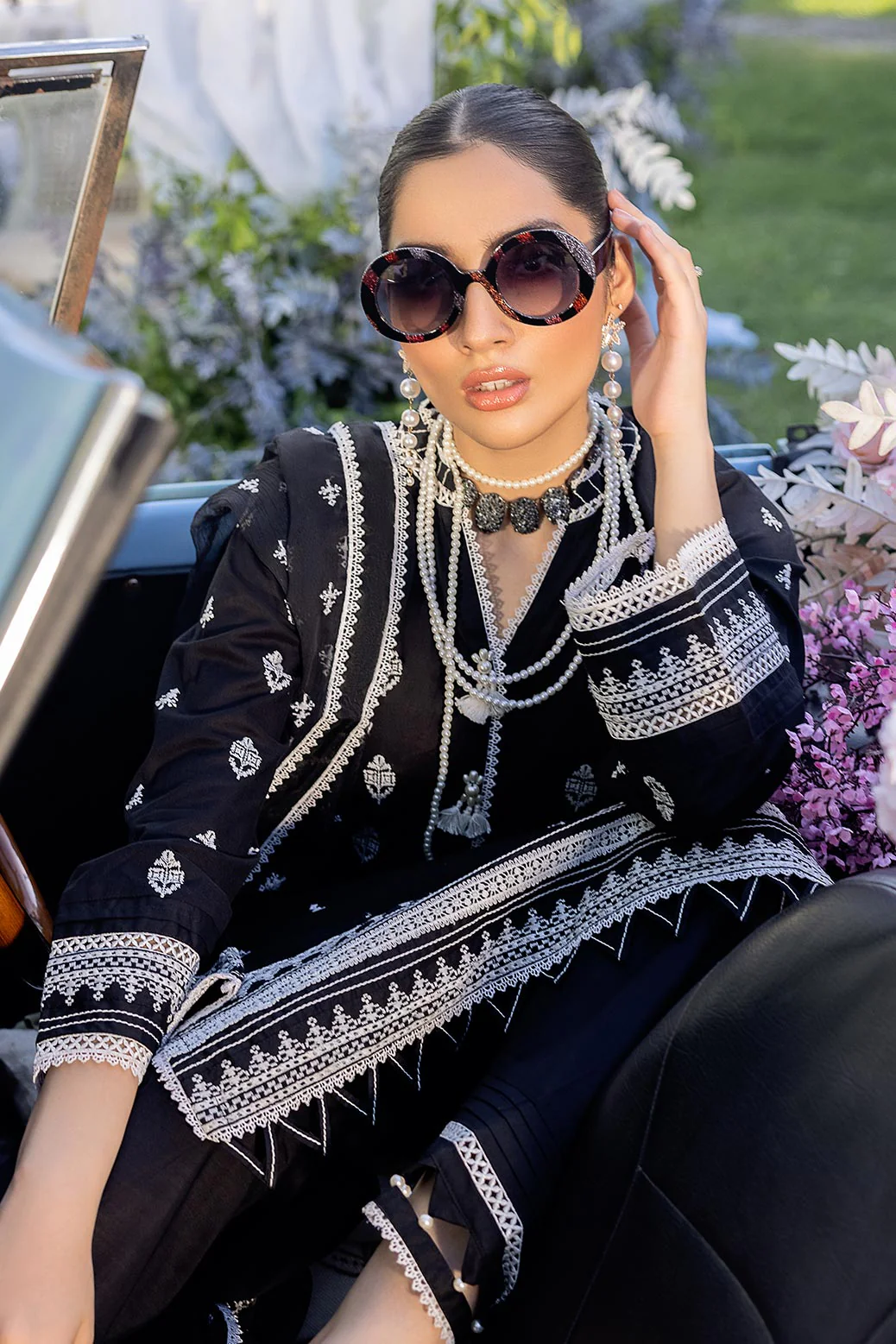BLACK-CHIKANKARI-SUIT (SCKS223P04) - Image 2