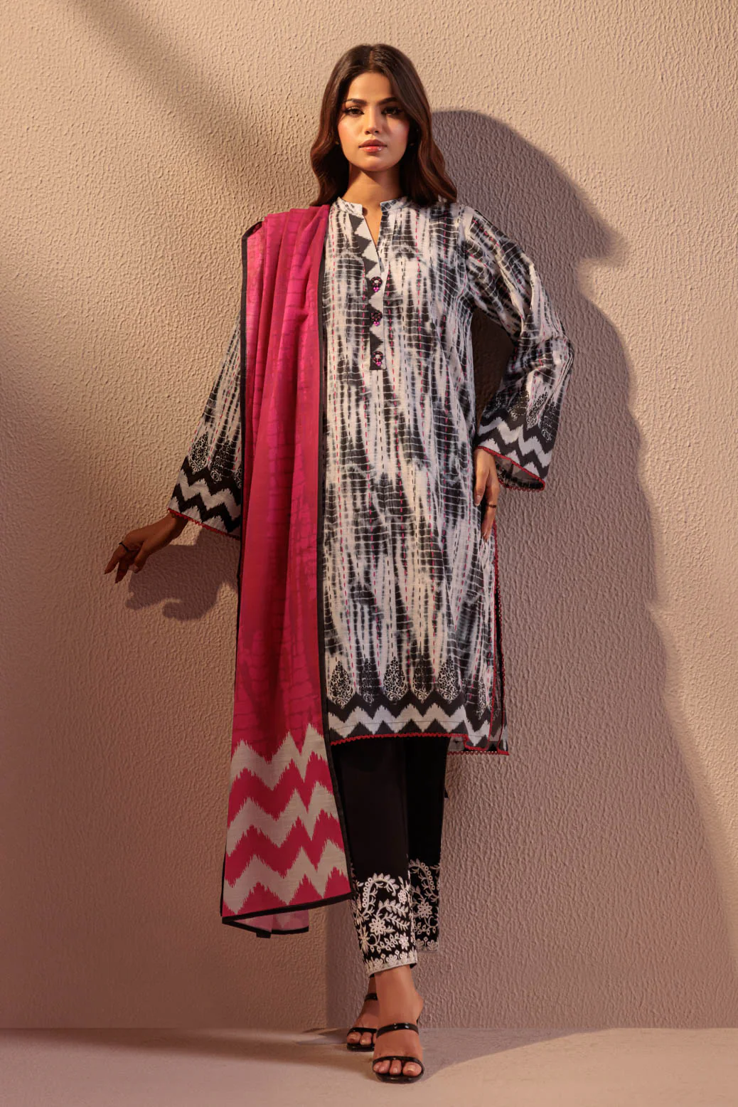 BLACK-KHADDAR-3 PIECE (WS6243P02) - Image 3