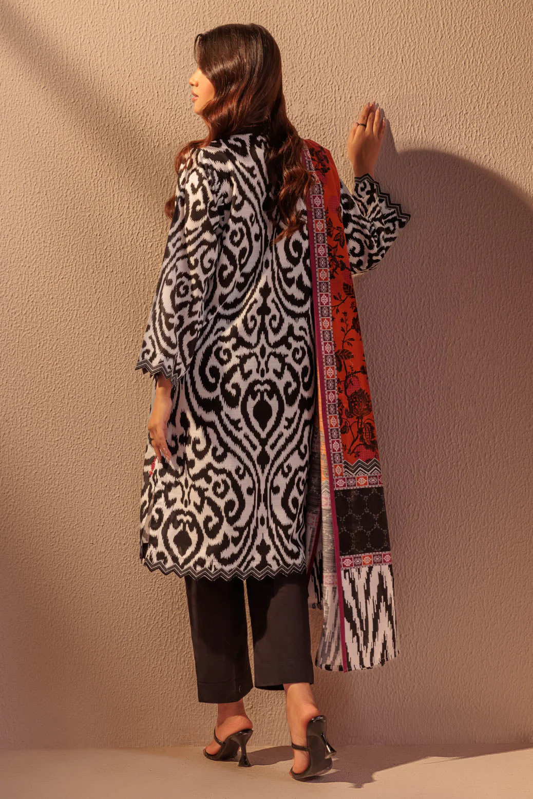 BLACK-KHADDAR-3 PIECE (WS6243P03) - Image 4