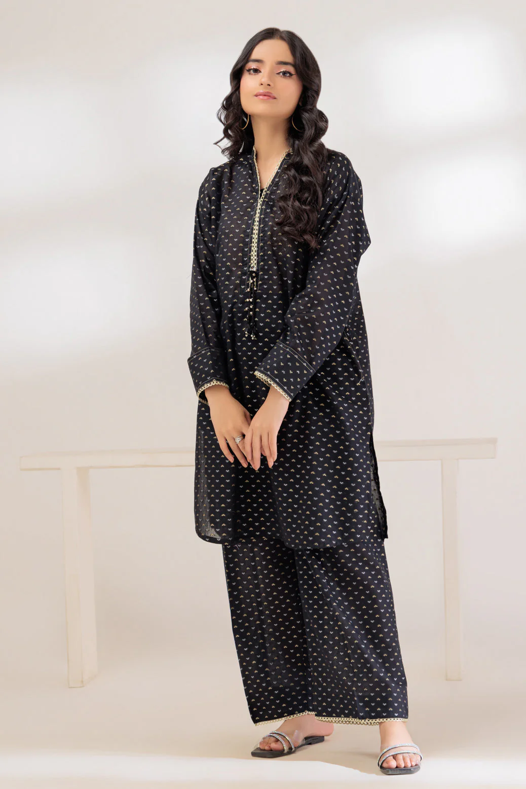 BLACK-LAWN-2 PIECE (SRS232P47) - Image 3