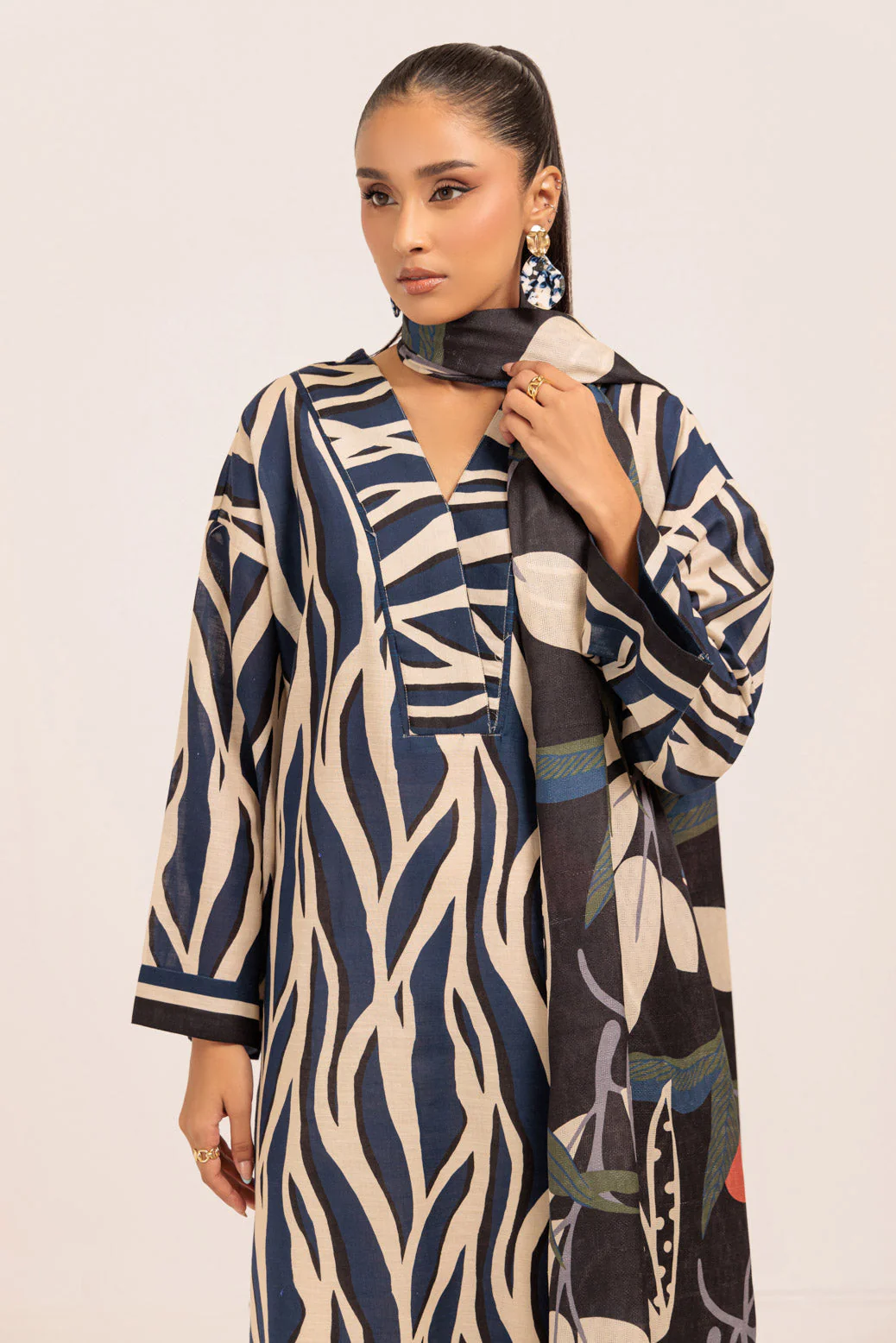BLUE-KHADDAR-3 PIECE (WS2243P19) - Image 3