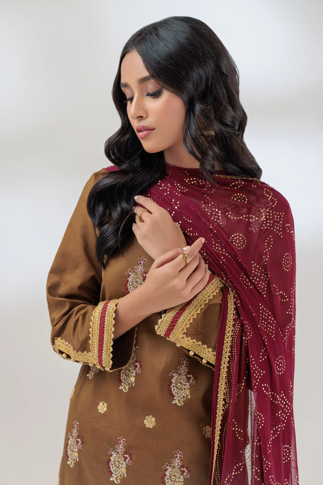 BROWN-CAMBRIC-3 PIECE (BSHS233P28) - Image 3