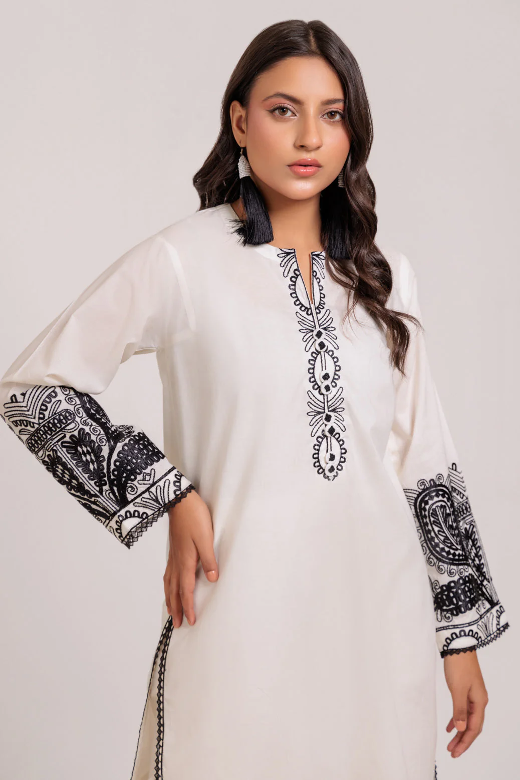 WHITE-CAMBRIC-2 PIECE (BS7242P20) - Image 2