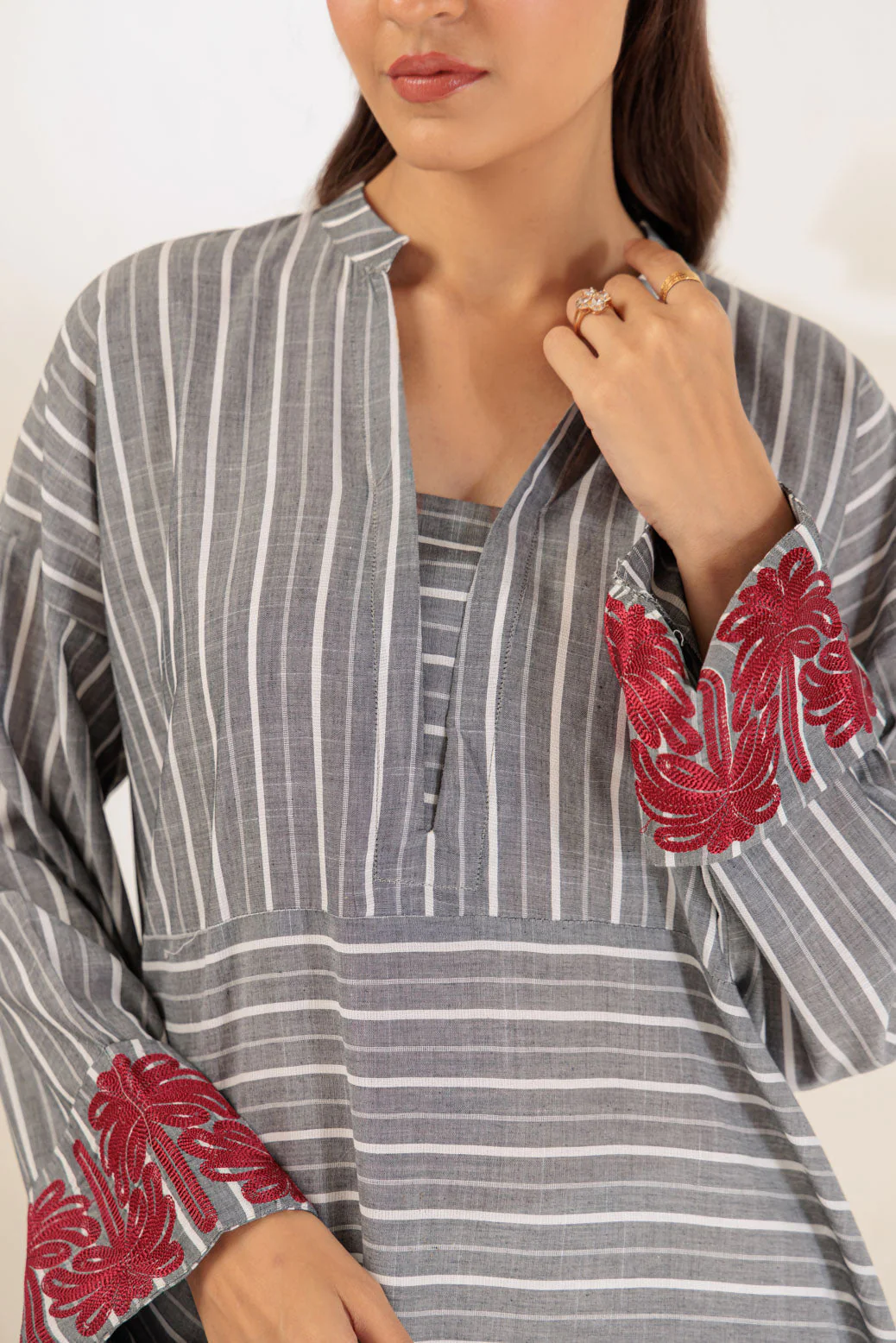 GREY-YARN DYED-2 PIECE (BS7242P04) - Image 2
