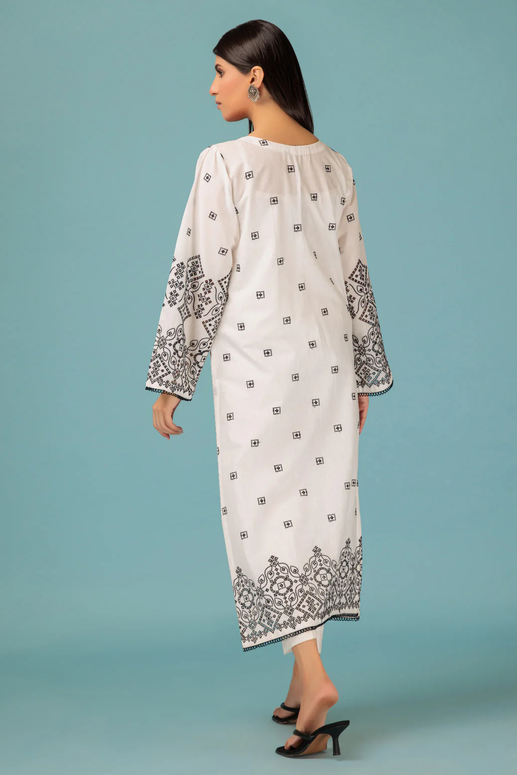 WHITE-CAMBRIC-1 PIECE (SRS231P03) - Image 4