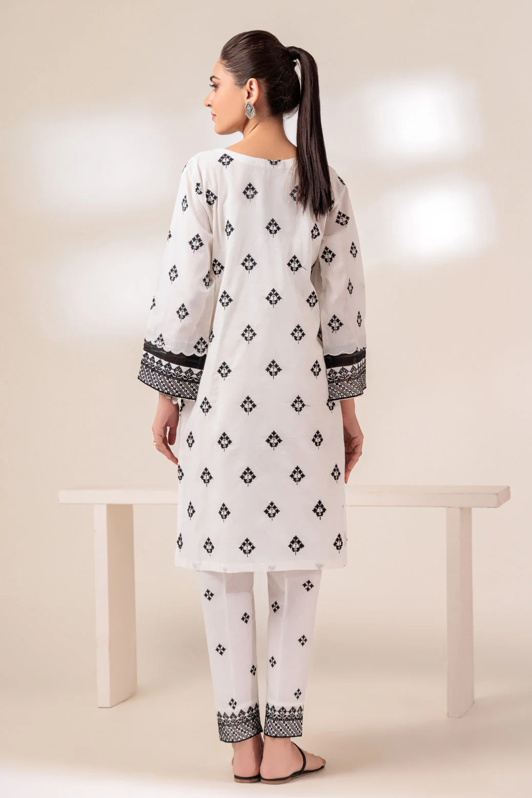 WHITE-CAMBRIC-2 PIECE (WSS222P27) - Image 4