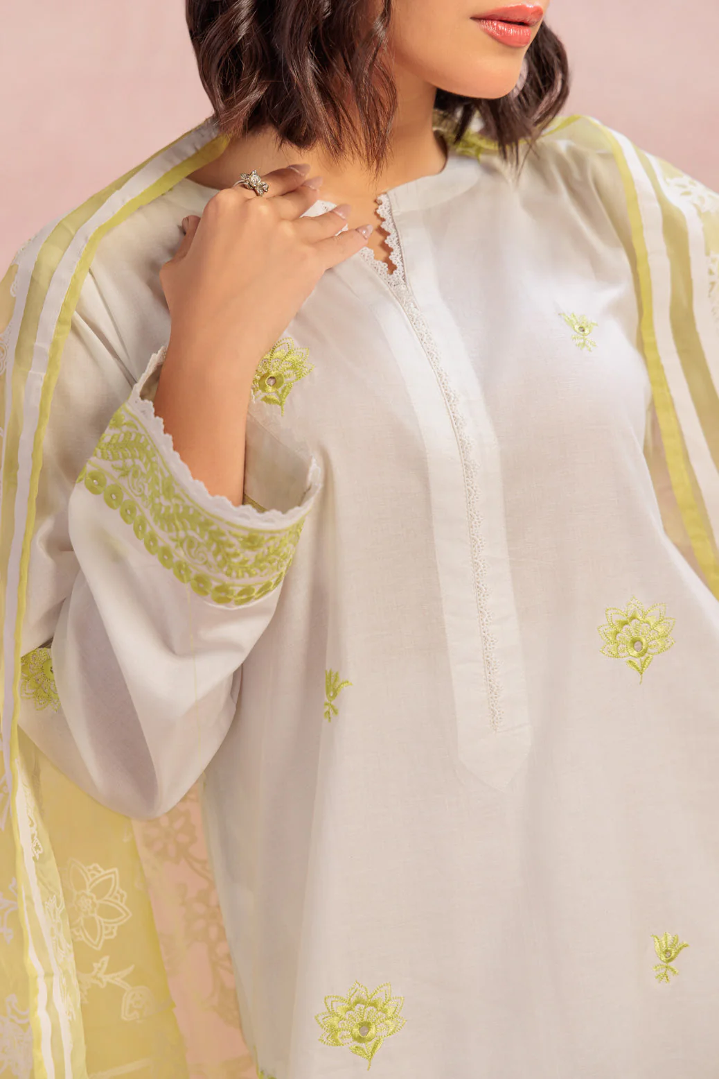 WHITE-CAMBRIC-3 PIECE (BS6243P09) - Image 2