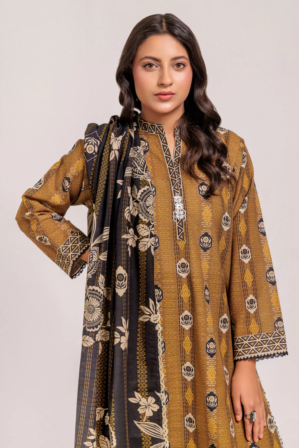 OLIVE-KHADDAR-3 PIECE (WS6243P52) - Image 4